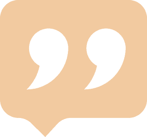 Coachlab logo op een lichte oranje achtergrond, symbool voor coaching en ontwikkeling.